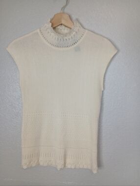 Axcess Cream Fine Knit Mock Neck Shell Top Ribbed Crochet Lace Trim Sweater
